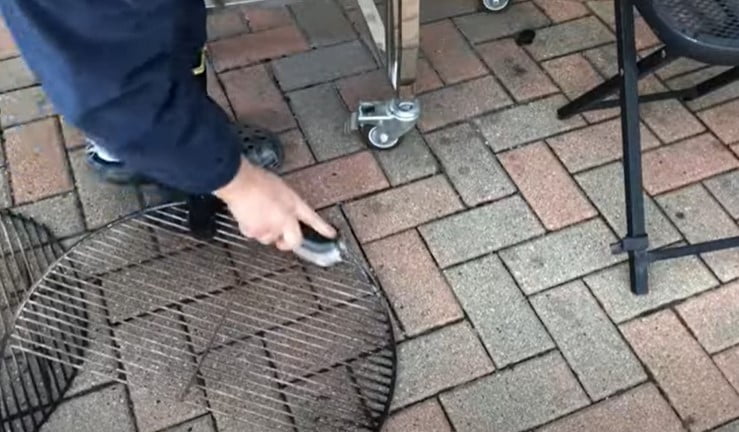 How to clean ceramic bbq grills-remove mold