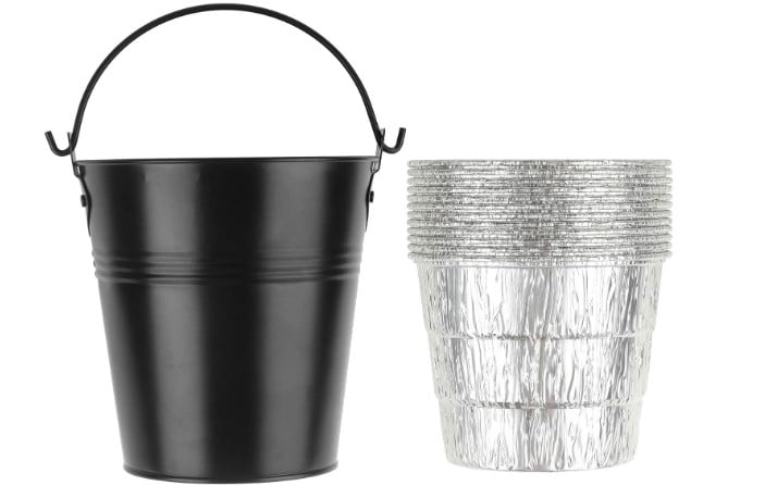 Grease bucket for grills 2 - keep it clean: why you need a grease bucket for grills