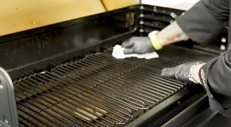 How to clean a ceramic grill grate dry the grates