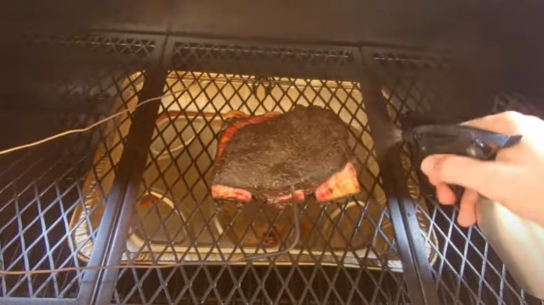 How to use bbq smokers-enhancing the smoke with moisture